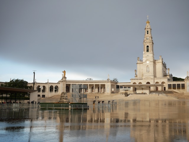 Pourquoi découvrir le sanctuaire de Fatima et ses lieux sacrés ?